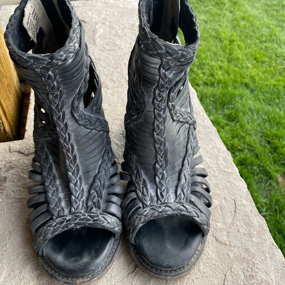 Freebird size 7 - Picture 3 of 4